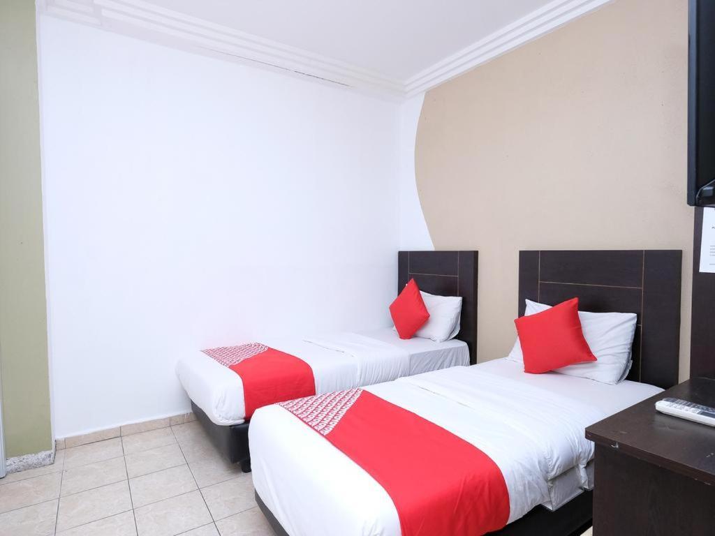 Mrj Hotel Wakaf Che Yeh 2 Кота-Бару Экстерьер фото